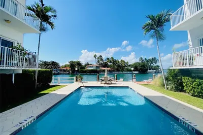 10250 W Bay Harbor Dr #2E 1