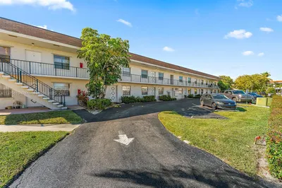 227 Castlewood Dr #207 1