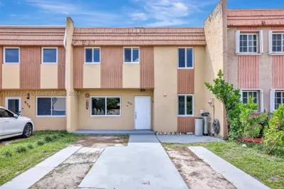 916 W 81st Pl 1