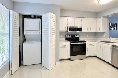 4570 NW 18TH Avenue #404 1