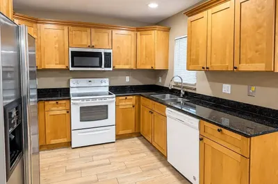 171 SE 3RD Street #B 1
