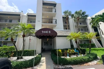 9440 Poinciana Pl #406 1