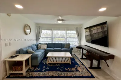 31 Plantation Dr #101 1