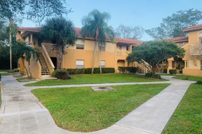4823 Via Palm Lake #1313 1