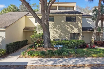 215 Oak Harbour Drive 1