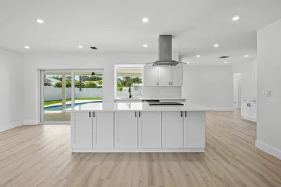 970 SW 7th Street 1