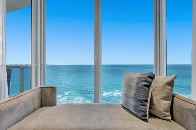 17555 Collins Ave #2107 1