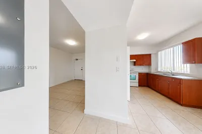 115 SW 42nd Ave #501 1