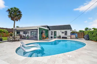 110 W Coconut Drive 1
