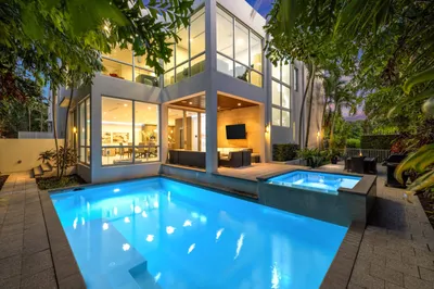 1005 Bucida Road 1