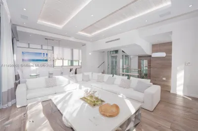 9501 Collins Ave #1 1