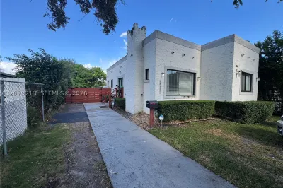 10841 NE 2nd Pl 1