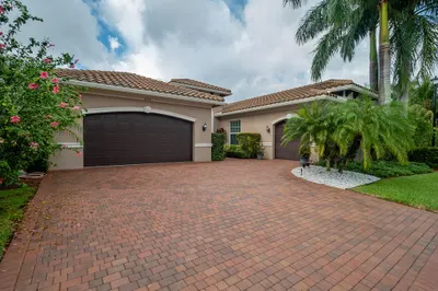 8192 Venosa Haven Terrace 1