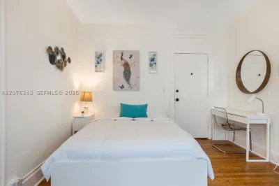 124 Mendoza Ave #4 1