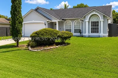 273 SE Whitmore Dr 1