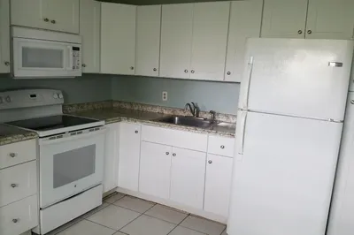 109 E Central Boulevard 1