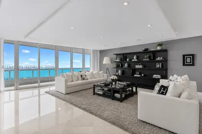 1643 Brickell Ave #3904 1