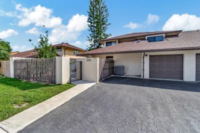 291 SW 28th Avenue 1