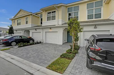 585 Sanderling Circle 1