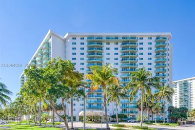 19380 Collins Ave #406 1