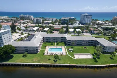 Perfect location in Deerfield Beach and just steps