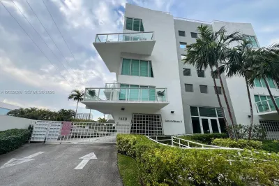 1650 Brickell Ave #206 1
