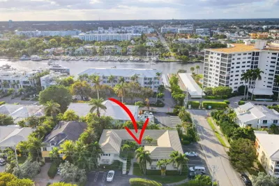100 Venetian Drive #3 1