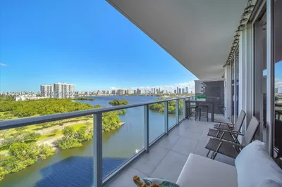 16385 Biscayne Blvd #1104 1