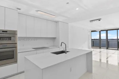 700 NE 24th St #503 1