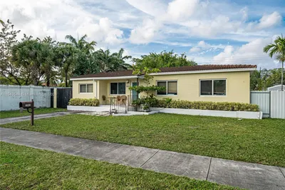 3941 NW 13th St 1