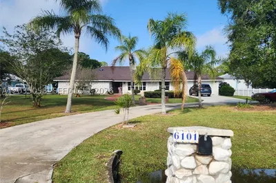 6101 Palmetto Dr #6101 1