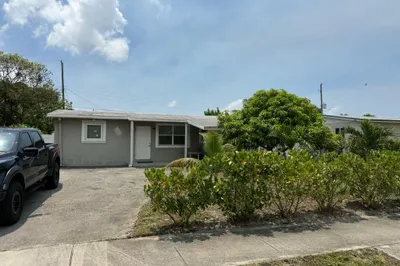 4161 NW 11th 1