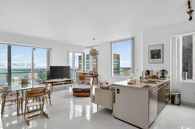 500 Brickell Ave #4102 1
