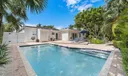 301 Hampton Ln Photo