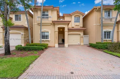11451 NW 68th Ter 1