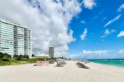 7135 Collins Ave #621 1