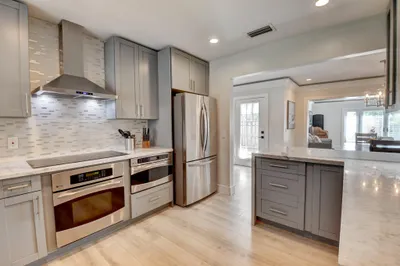 400 NE 45th Street 1