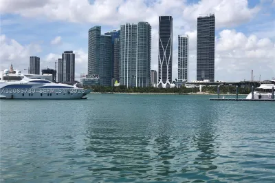 900 Biscayne Blvd #3502 1