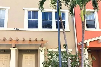 810 Marina Del Ray Lane #5 1