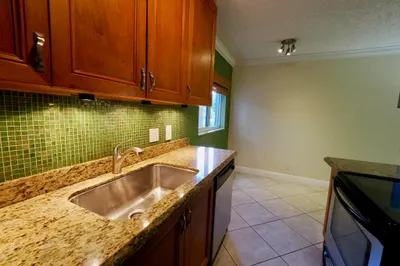 1460 NE 18TH ST #104 1