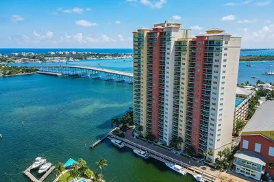 2650 Lake Shore Drive #106 1