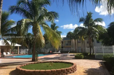 411 Executive Center Dr #203 1