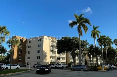 6950 Miami Gardens Dr #2-312A 1