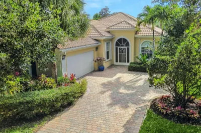 5129 Magnolia Bay Circle 1