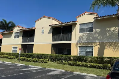 1241 SW 46th Avenue #1008 1