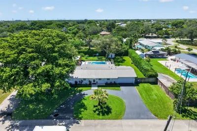 14220 SW 86th Ave 0 1