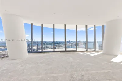 300 Biscayne Boulevard Way #5201E 1