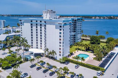 3800 Washington Road #208