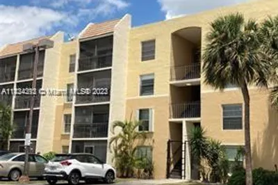 8005 Lake Dr #106 1
