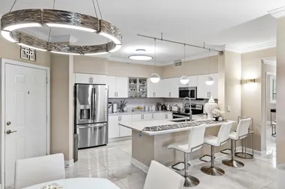 010-233SouthFederalHighway-509-BocaRaton